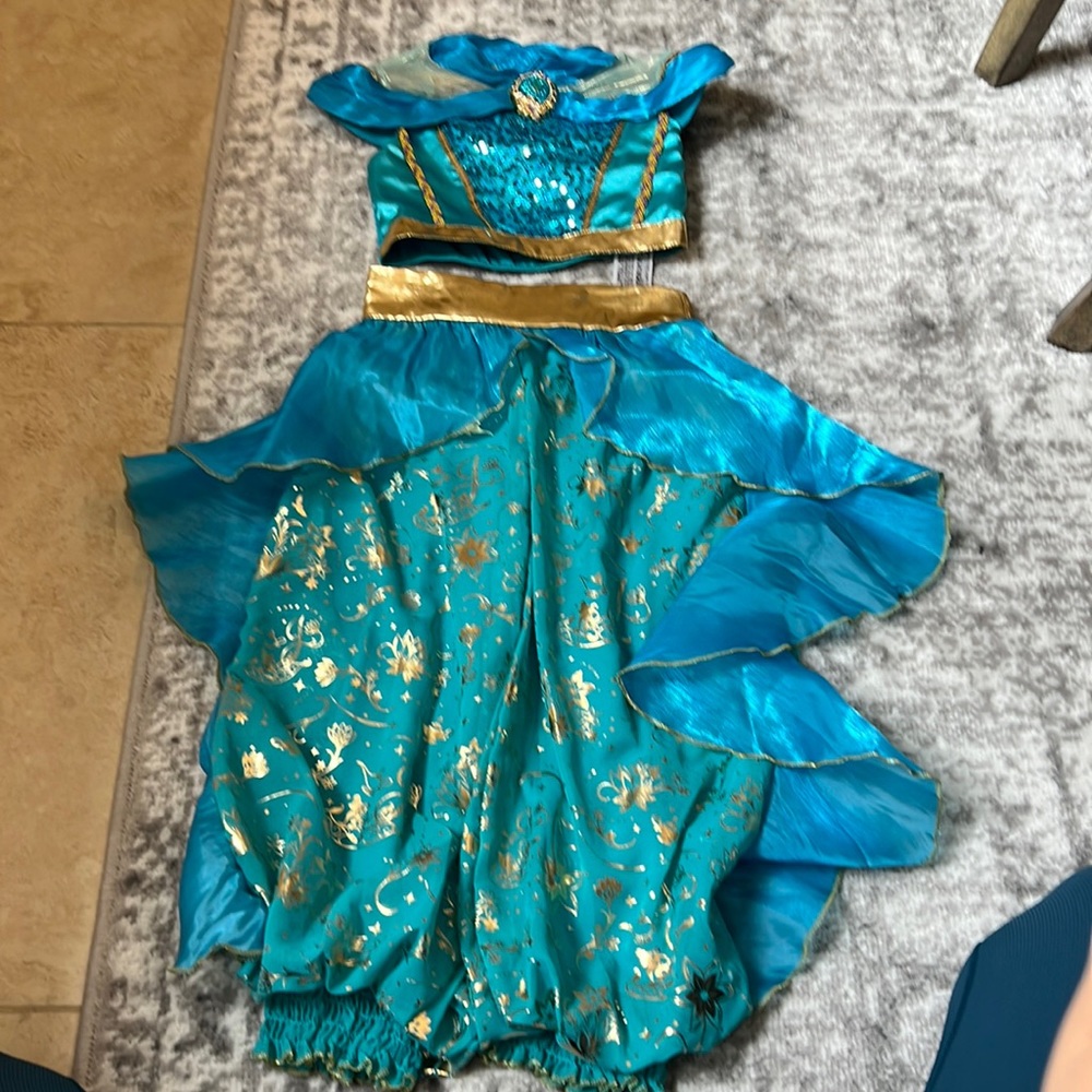 Disney Jasmine costume size 4